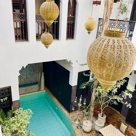 Riad La Porte Rouge By La Siredrah